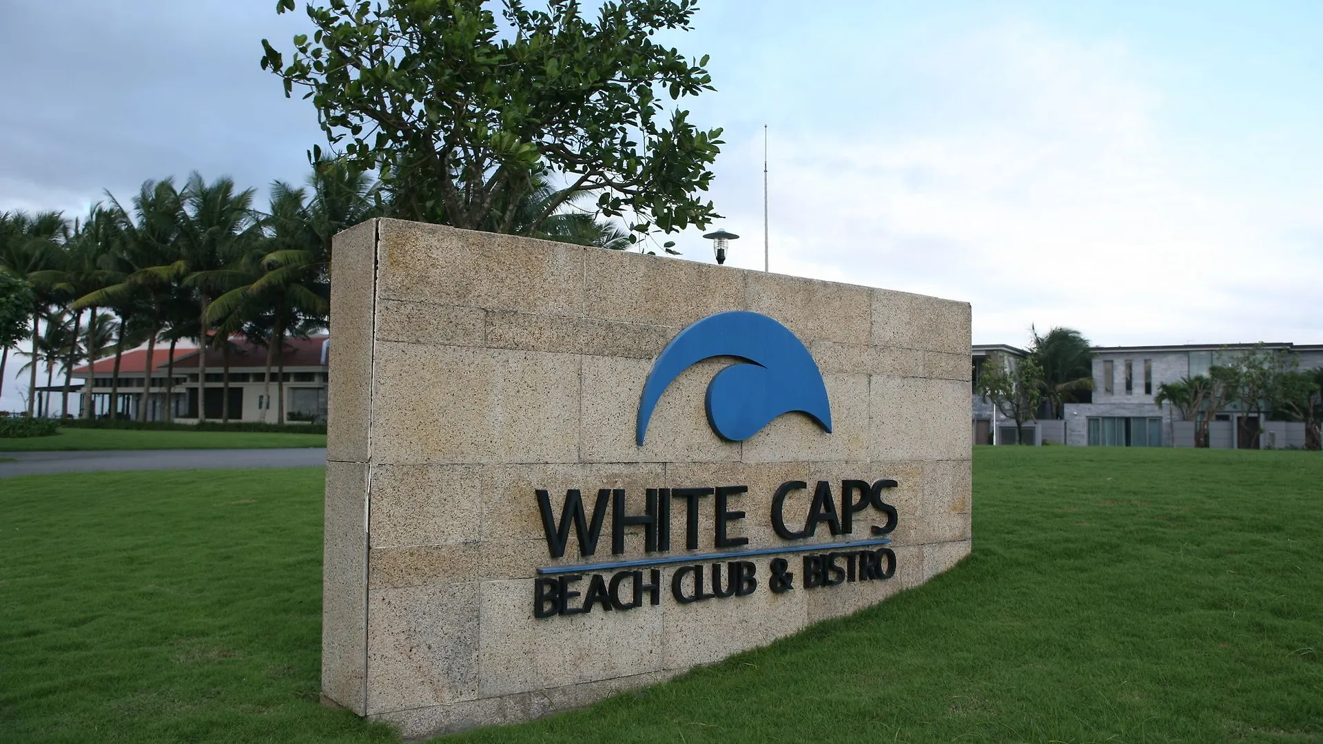 Luxury Apartment In Ocean Villas Resort 다낭 3*,  베트남
